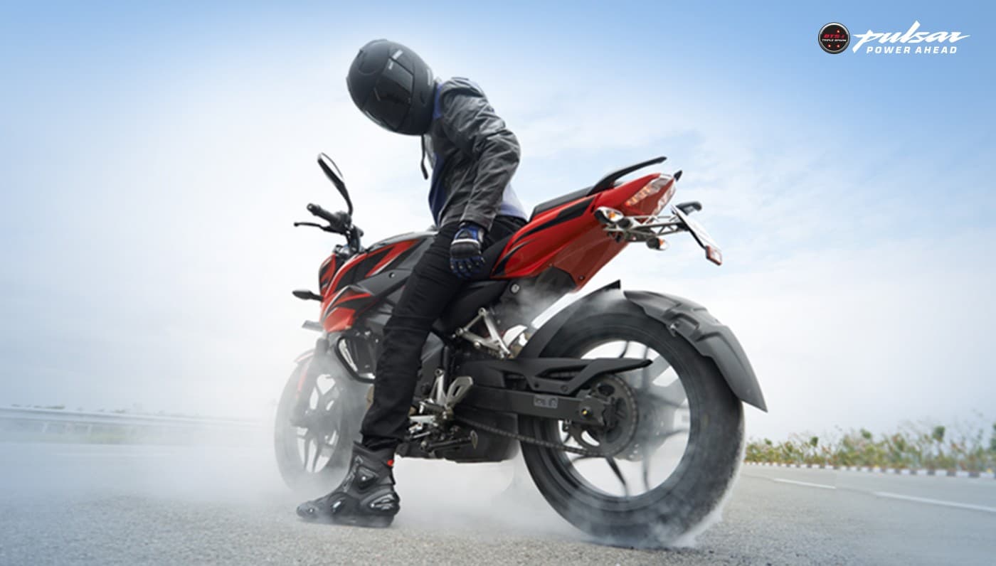Bajaj Pulsar 200NS Action